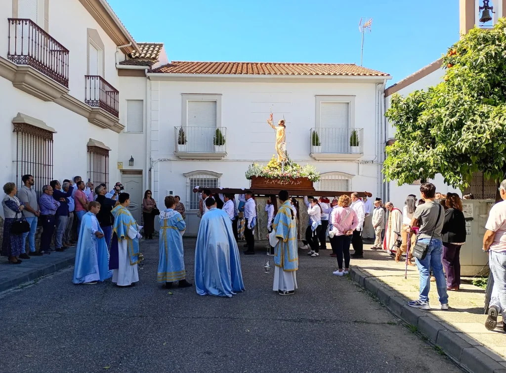 Hdad. Ntra. Sra. De los Angeles y Stmo. Cristo de la Juventud en su Resurrección La Carlota Imágenes 2026
