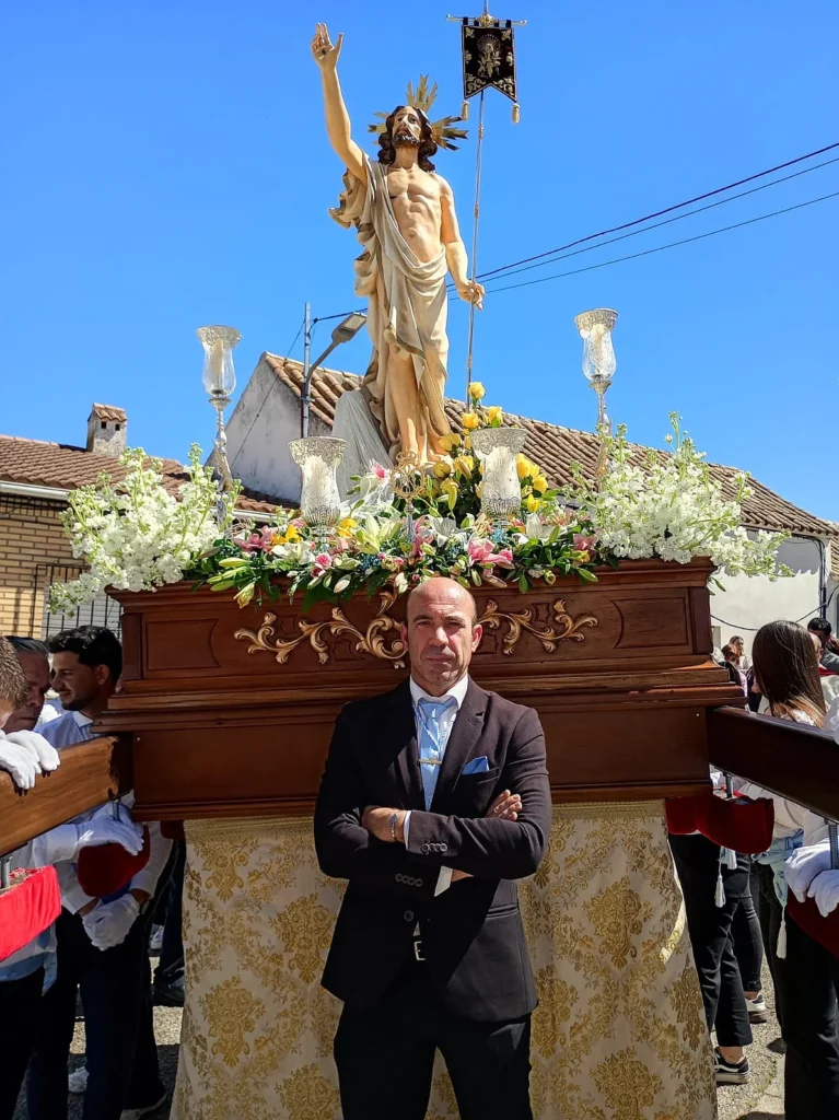 Hdad. Ntra. Sra. De los Angeles y Stmo. Cristo de la Juventud en su Resurrección La Carlota Imágenes 2026