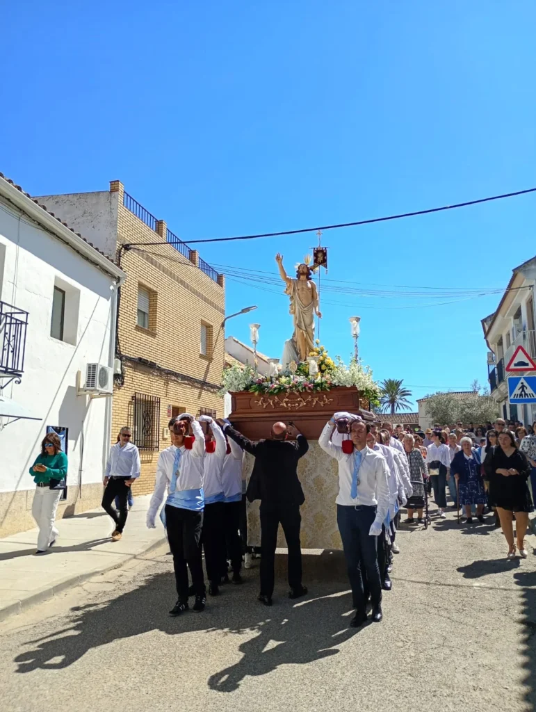 Hdad. Ntra. Sra. De los Angeles y Stmo. Cristo de la Juventud en su Resurrección La Carlota Imágenes 2026