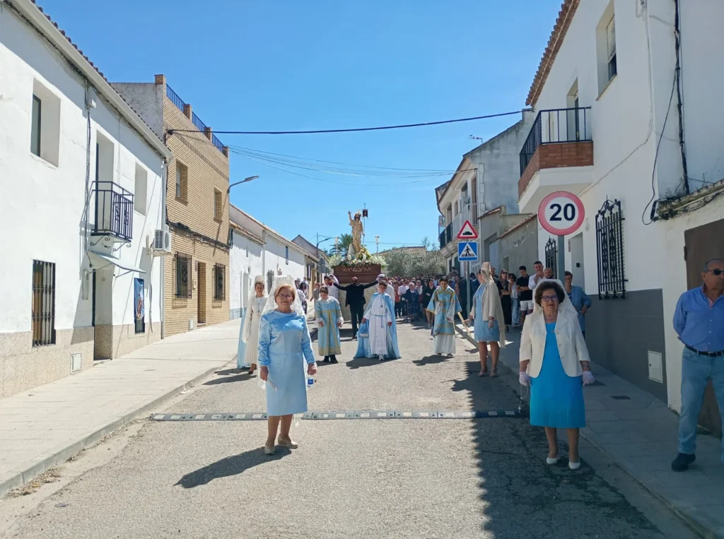 Hdad. Ntra. Sra. De los Angeles y Stmo. Cristo de la Juventud en su Resurrección La Carlota Imágenes 2026