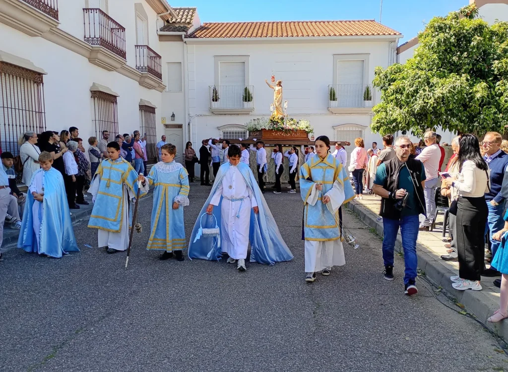 Hdad. Ntra. Sra. De los Angeles y Stmo. Cristo de la Juventud en su Resurrección La Carlota Imágenes 2026